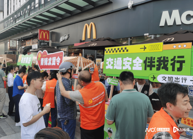 微邻里app苹果版:花young青春 与邻有约 富康社区集市便民服务受欢迎-第2张图片-太平洋在线下载